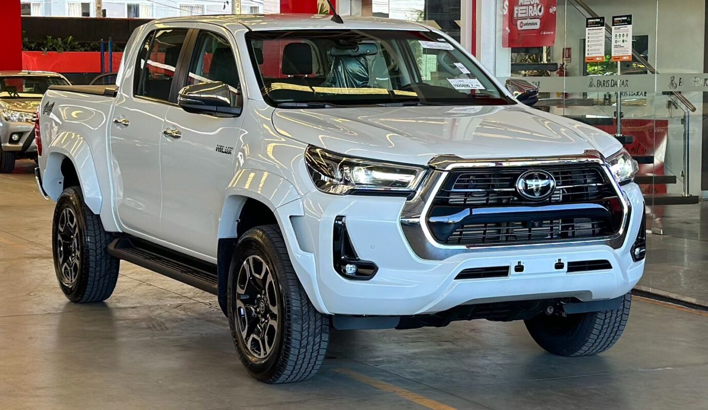 Hilux Srx Plus 2024 Paris Dakar Veículos